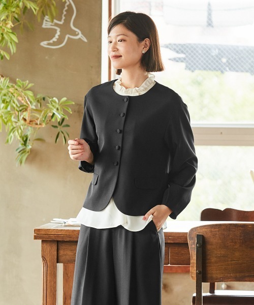 Neina（ネイナ）の「【入学式・卒業式・フォーマル】フリル衿ブラウスワイドパンツスーツ3点セット（ジャケット＋ブラウス＋パンツ）｜大きいサイズ有〔Neina〕（スーツセット・レディース・ブラック系/グレー系・LL/3L/M/L/S/4L/5L）」の19枚目の写真
