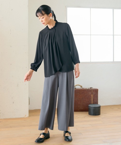 Neina（ネイナ）の「【入学式・卒業式・フォーマル】フリル衿ブラウスワイドパンツスーツ3点セット（ジャケット＋ブラウス＋パンツ）｜大きいサイズ有〔Neina〕（スーツセット・レディース・ブラック系/グレー系・LL/3L/M/L/S/4L/5L）」の5枚目の写真