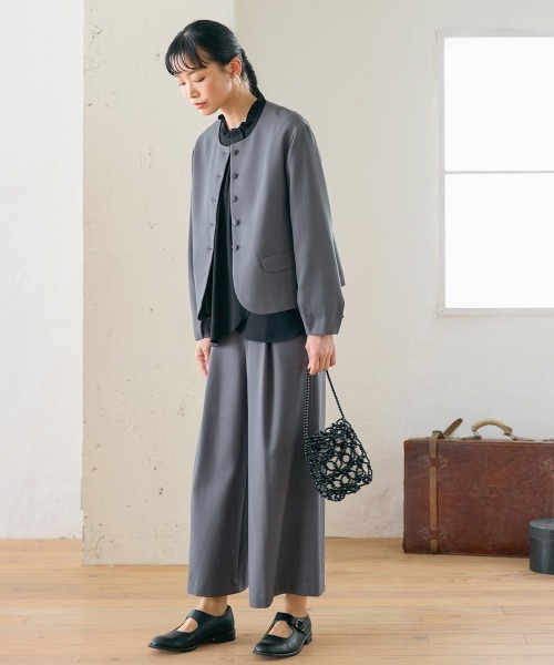 Neina（ネイナ）の「【入学式・卒業式・フォーマル】フリル衿ブラウスワイドパンツスーツ3点セット（ジャケット＋ブラウス＋パンツ）｜大きいサイズ有〔Neina〕（スーツセット・レディース・ブラック系/グレー系・LL/3L/M/L/S/4L/5L）」の10枚目の写真