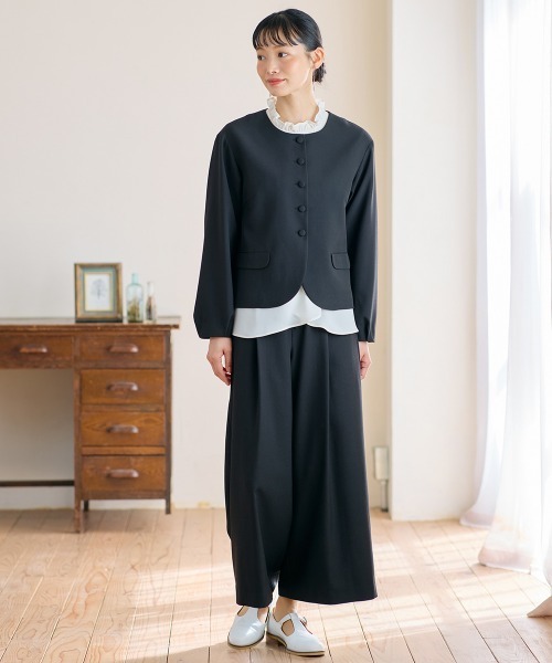 Neina（ネイナ）の「【入学式・卒業式・フォーマル】フリル衿ブラウスワイドパンツスーツ3点セット（ジャケット＋ブラウス＋パンツ）｜大きいサイズ有〔Neina〕（スーツセット・レディース・ブラック系/グレー系・LL/3L/M/L/S/4L/5L）」の12枚目の写真