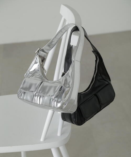 FREE'S MART（フリーズマート）の「◆Ｗポケットバッグ（ショルダーバッグ・レディース・ブラック/シルバー・ﾌﾘ-）」の11枚目の写真