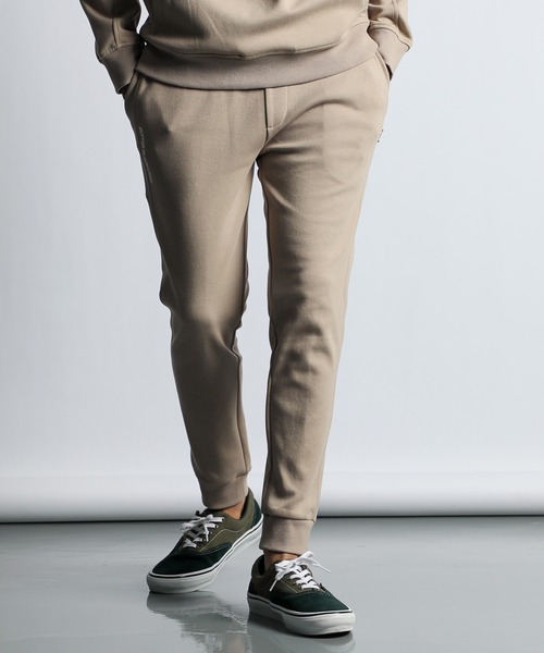 The DUFFER of ST.GEORGE(ザダファーオブセントジョージ)の「〔BLACK LABEL〕T-400 SMOOTH SIMPLE PANTS:セットアップ シンプル スキニーパンツ(スウェットパンツ・メンズ・チャコールグレー/ブラック/ベージュ・LARGE/MEDIUM/X-LARGE/SMALL)」の8枚目の写真