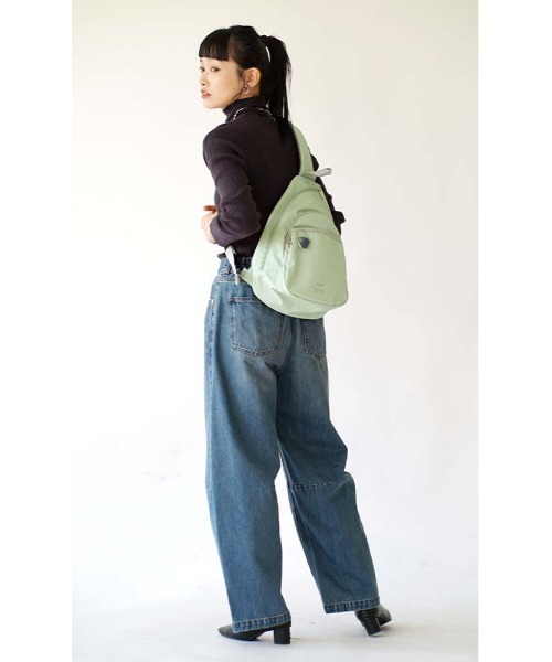 anello（アネロ）の「BASE CROSS BODY BAG（ボディバッグ/ウエストポーチ・レディース・ブラック/ネイビー/ベージュ/ミント/ライトグレー・-）」の10枚目の写真