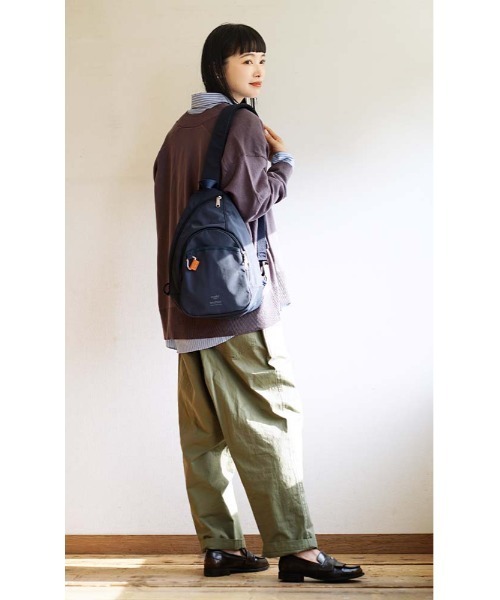 anello（アネロ）の「BASE CROSS BODY BAG（ボディバッグ/ウエストポーチ・レディース・ブラック/ネイビー/ベージュ/ミント/ライトグレー・-）」の11枚目の写真