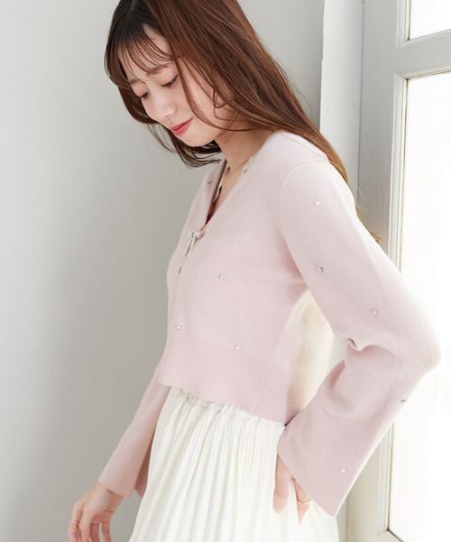MAJESTIC LEGON(マジェスティックレゴン)の「ブローチセットパールビジューカーデ(カーディガン/ボレロ・レディース・アイボリー/イエロー/ピンク/ブルー/ブラック・MEDIUM)」の11枚目の写真