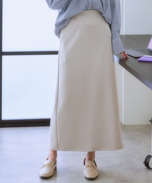 7days Life Styling(セブンデイズライフスタイリング)の「ナロースカート(きれいめダンボール素材)(スカート・レディース・グレイッシュベージュ/ブラック・L/M/S/LL)」の3枚目の写真