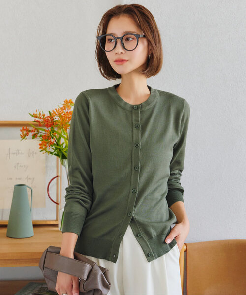 KOBE LETTUCE（コウベレタス）の「[ VネックorUネック ] 春夏秋冬着られる UVカットベーシックニットカーディガン（カーディガン/ボレロ・レディース・ブラック/ホワイト系/オフホワイト/ブルー/グレー/ホワイト系その他2/グレー系/ネイビー系/ベージュ/イエロー/ネイビー/イエロー系/ピンク系1/ブルー系/ブラック系/ホワイト系その他/ピンク系/グリーン/ベージュ系/グリーン系/カーキ/グリーン系1/ネイビー系1/レッド系/レッド系1/ネイビー系2/ホワイト系2/ホワイト系1/レッド系2/ボルドー/グレー系その他2/サックスブルー系/グレー系その他/サックスブルー/ブラウン系その他2/ブラウン系その他/グレー系その他3/グレー系その他4・L/M/XL）」の19枚目の写真