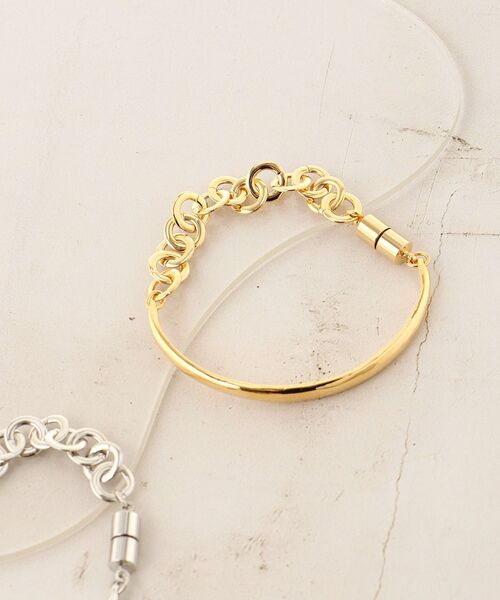 le.coeur blanc(ルクールブラン)の「チェーンミックスマグネットブレスレット(ブレスレット・レディース・ゴールド/シルバー・FREE)」の4枚目の写真