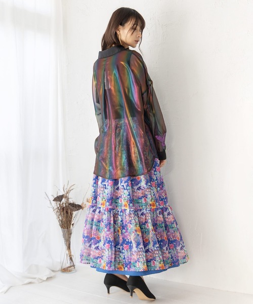 ScoLar（スカラー）の「141658：蝶花刺繍 オーロラシフォンシャツ