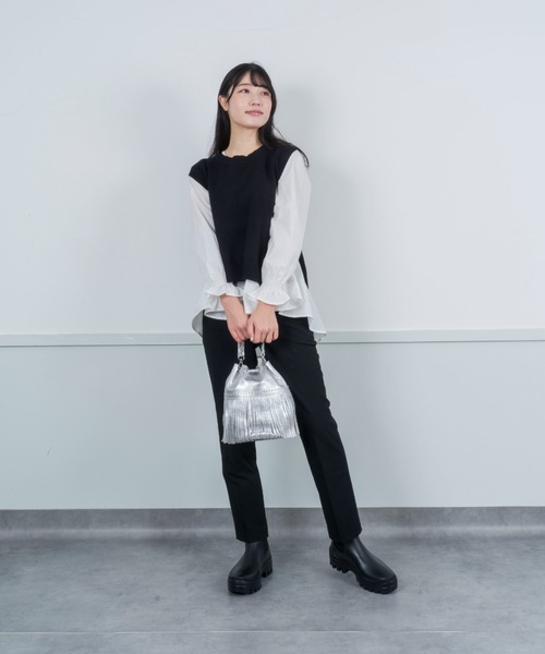 LAURA DI MAGGIO ローラディマッジオ フリンジ巾着バッグ LAURA DI MAGGIO/ローラディマッジオ】レザー フリンジ 巾着