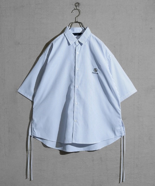 JOHN'S CLOSET(ジョンズクローゼット)の「【a】サイドシャーリング フラワーエンブロイダリー ルーズサイズ ブロードストライプ 半袖シャツ(シャツ/ブラウス・メンズ・ホワイト/ブルー/その他・MEDIUM/LARGE)」の18枚目の写真