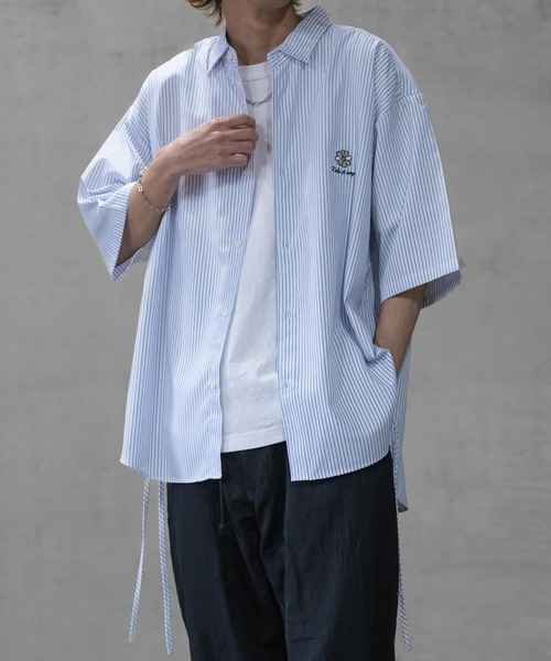JOHN'S CLOSET(ジョンズクローゼット)の「【a】サイドシャーリング フラワーエンブロイダリー ルーズサイズ ブロードストライプ 半袖シャツ(シャツ/ブラウス・メンズ・ホワイト/ブルー/その他・MEDIUM/LARGE)」の21枚目の写真