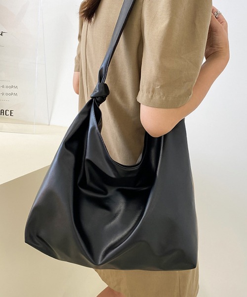 TONE SELECT GOODS(トーンセレクトグッズ)の「urbanfemine./超軽量PUショルダーバッグ U7226(ショルダーバッグ・レディース・ブラック/ベージュ/ホワイト/ブラウン・FREE)」の10枚目の写真