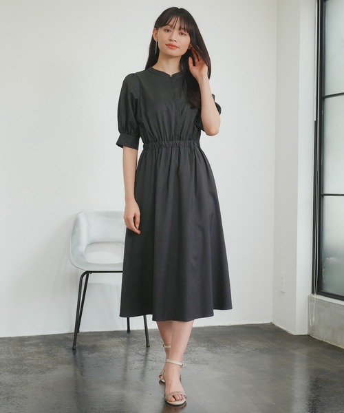 TRUDEA(トルディア)の「リネンライクバンドカラーワンピース(ワンピース・レディース・チャコールグレー/グリーン/ネイビー・MEDIUM/LARGE)」の2枚目の写真