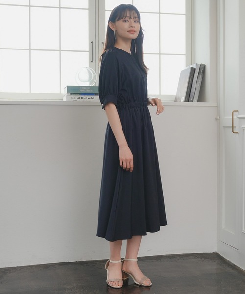 TRUDEA(トルディア)の「リネンライクバンドカラーワンピース(ワンピース・レディース・チャコールグレー/グリーン/ネイビー・MEDIUM/LARGE)」の6枚目の写真