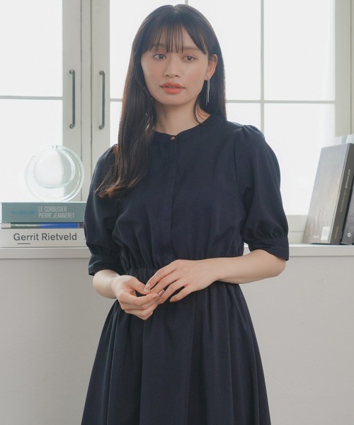 TRUDEA(トルディア)の「リネンライクバンドカラーワンピース(ワンピース・レディース・チャコールグレー/グリーン/ネイビー・MEDIUM/LARGE)」の7枚目の写真