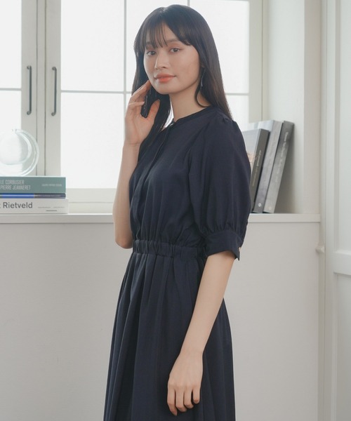TRUDEA(トルディア)の「リネンライクバンドカラーワンピース(ワンピース・レディース・チャコールグレー/グリーン/ネイビー・MEDIUM/LARGE)」の8枚目の写真
