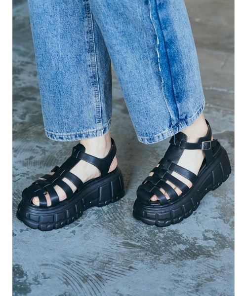 Mafmof(マフモフ)の「Mafmof(マフモフ)8cm厚底プラットフォームグルカサンダル(サンダル・レディース・ブラック/ホワイト・LL/M/L/S)」の3枚目の写真