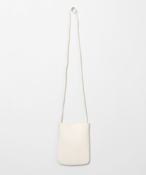 ITEMS URBANRESEARCH(アイテムズ アーバンリサーチ)の「フェイクレザーショルダーバッグ(ショルダーバッグ・レディース・アイボリー/ブラック/ブルー/シルバー・-)」の19枚目の写真