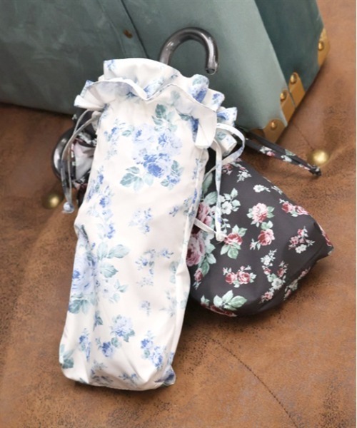 axes femme(アクシーズファム)の「ローズブーケ柄晴雨兼用折傘(折りたたみ傘・レディース・キナリ/ブラック・FREE)」の2枚目の写真