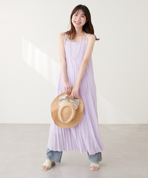 natural couture(ナチュラルクチュール)の「前後2WAYカットプリーツキャミワンピース(ワンピース・レディース・ライトグレー/オレンジ/ラベンダー/ブラック・FREE)」の3枚目の写真