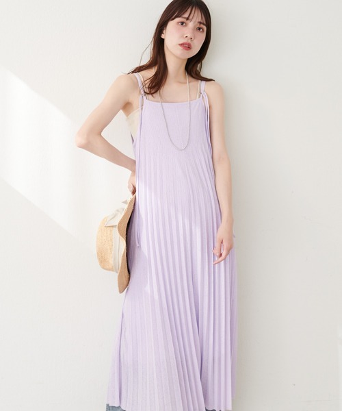 natural couture(ナチュラルクチュール)の「前後2WAYカットプリーツキャミワンピース(ワンピース・レディース・ライトグレー/オレンジ/ラベンダー/ブラック・FREE)」の17枚目の写真