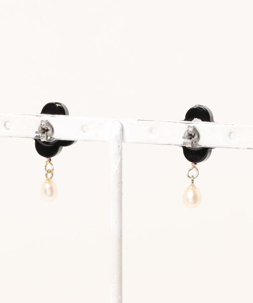 CERCA（チェルカ）の「september/clover オニキス＋drop pearl  ピアス（ピアス（両耳用）・レディース・ブラック・FREE）」の2枚目の写真