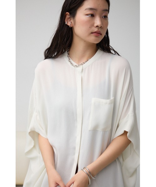 AZUL by moussy(アズールバイマウジー)の「ポンチョ型楊柳シャツ(シャツ/ブラウス・レディース・アイボリー/グレー/ブラック・FREE)」の4枚目の写真