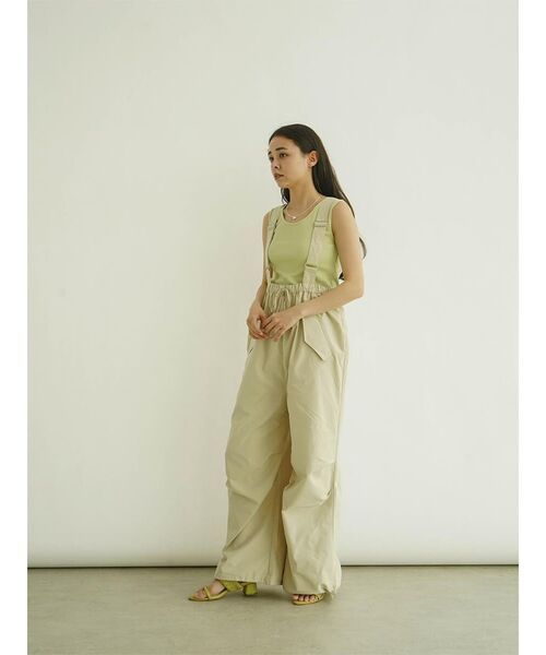 FIKA.(フィーカ)の「Drost salopette(サロペット/オーバーオール・レディース・ネイビー/ベージュ/アイボリー・MEDIUM)」の9枚目の写真