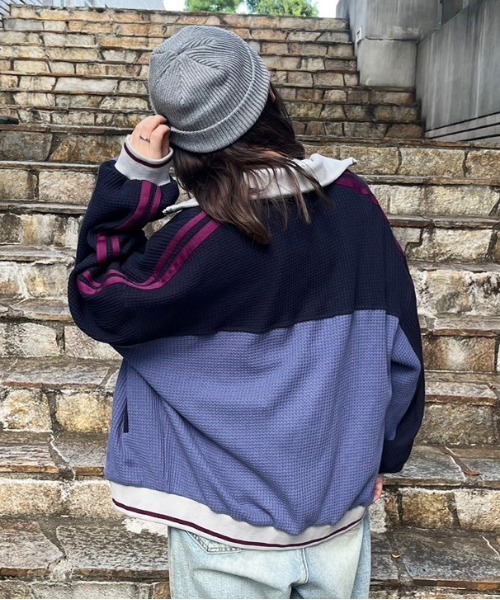 DOUBLE NAME(ダブルネーム)の「配色切り替えワッフルトラックジャケット/ユニセックス(セットアップ・レディース・ネイビー/ベージュ・FREE)」の5枚目の写真