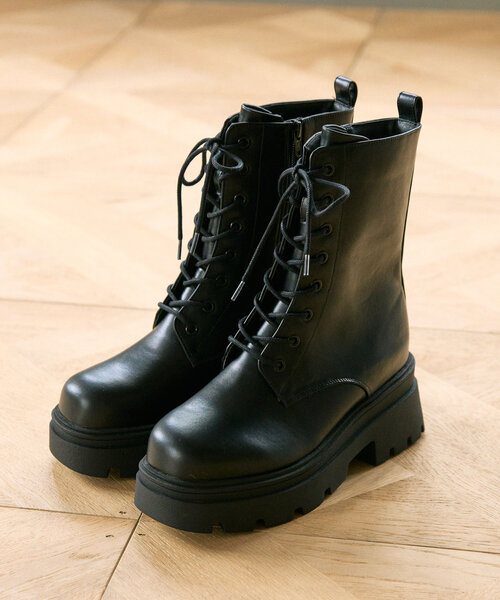 OLIVE des OLIVE（オリーブデオリーブ）の「レースアップショートブーツ（ブーツ・レディース・ブラック/ダークブラウン・SMALL/MEDIUM/LARGE）」の3枚目の写真