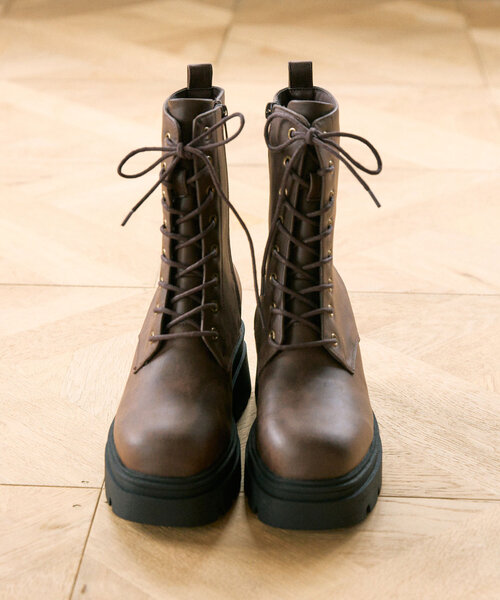 OLIVE des OLIVE（オリーブデオリーブ）の「レースアップショートブーツ（ブーツ・レディース・ブラック/ダークブラウン・SMALL/MEDIUM/LARGE）」の15枚目の写真