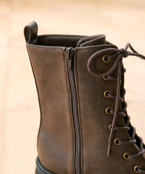 OLIVE des OLIVE（オリーブデオリーブ）の「レースアップショートブーツ（ブーツ・レディース・ブラック/ダークブラウン・SMALL/MEDIUM/LARGE）」の4枚目の写真