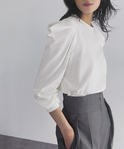 ELFRANK（エルフランク）の「パワーショルダークルーネックプルオーバー（Tシャツ/カットソー・レディース・オフホワイト/ブラック/グレー・FREE）」の4枚目の写真