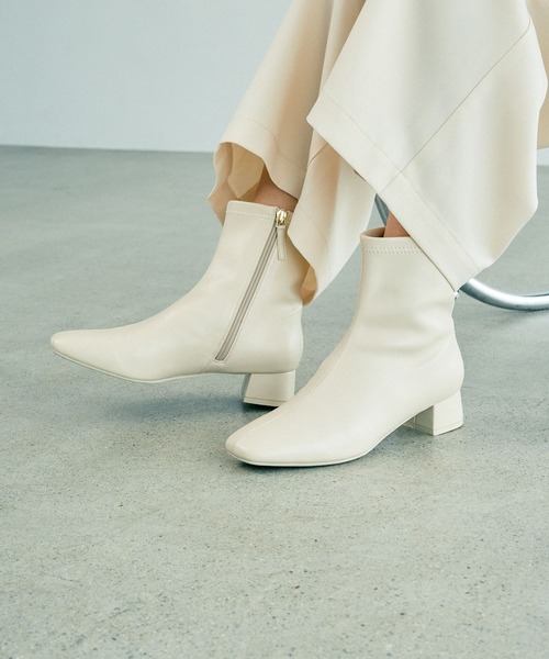 LEPSIM（レプシィム）の「ストレッチローヒールブーツ　147085（ブーツ・レディース・ブラック/アイボリー/ガンメタ・LARGE/MEDIUM）」の2枚目の写真