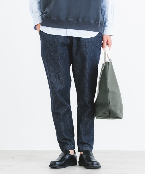 quadro（クオドロ）の「11ozデニムイージーパンツ（デニムパンツ・メンズ・ネイビー/ブルー・MEDIUM）」の2枚目の写真