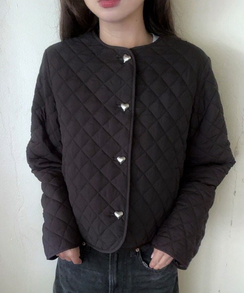 LAUIR（ラウアー）の「ハートボタンノーカラーキルティング