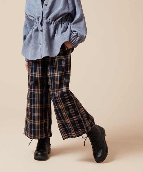 a.v.v（アーヴェヴェ）の「[140-150]サスペンダー付きワイドパンツ（その他パンツ・キッズ・ブラック/グレー/ライトブルー/ネイビー・150/140）」の4枚目の写真