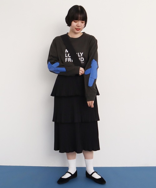 I am I in fact...（アイアムアイインファクト）の「Tiered pleats strap スカート（スカート・レディース・ブラック・FREE）」の16枚目の写真