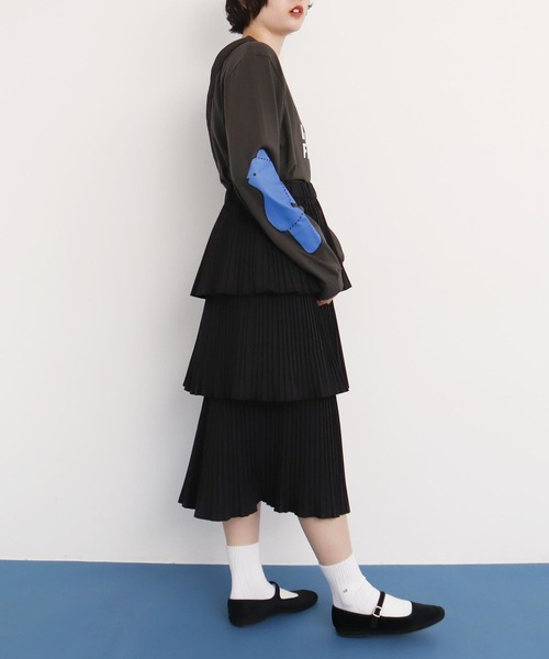I am I in fact...（アイアムアイインファクト）の「Tiered pleats strap スカート（スカート・レディース・ブラック・FREE）」の9枚目の写真