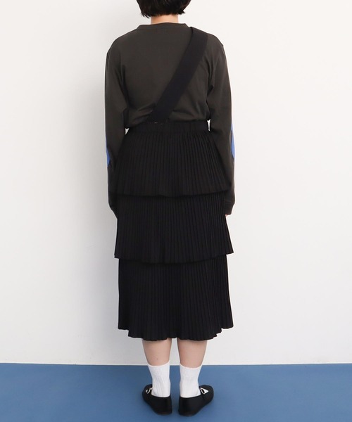 I am I in fact...（アイアムアイインファクト）の「Tiered pleats strap スカート（スカート・レディース・ブラック・FREE）」の21枚目の写真