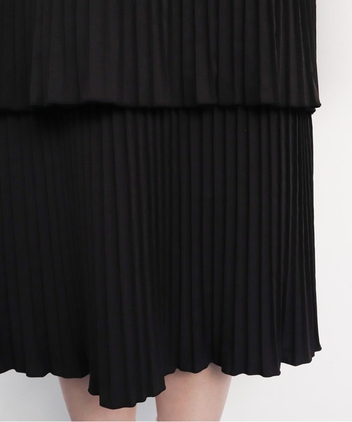 I am I in fact...（アイアムアイインファクト）の「Tiered pleats strap スカート（スカート・レディース・ブラック・FREE）」の4枚目の写真