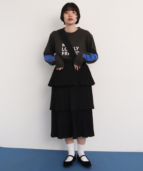 I am I in fact...（アイアムアイインファクト）の「Tiered pleats strap スカート（スカート・レディース・ブラック・FREE）」の15枚目の写真