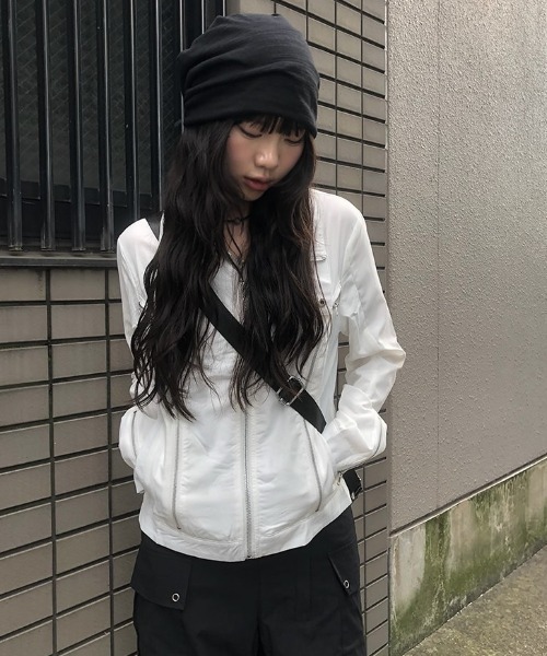 anyonemore（エニワンモア）の「切替ZIPホワイトバイカー