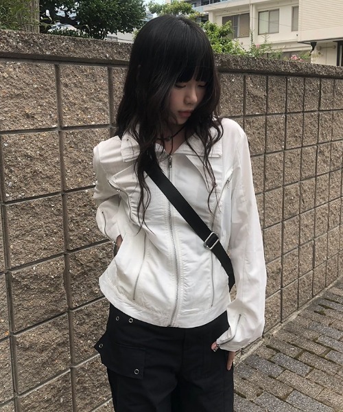 anyonemore（エニワンモア）の「切替ZIPホワイトバイカー