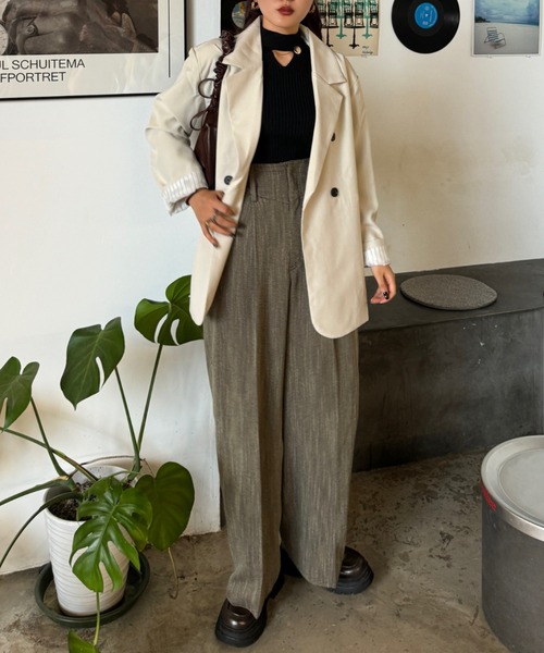 efill（エフィル）の「無地 金ボタン付き 長袖 リブニット トップス（ニット/セーター・レディース・ブラック/ベージュ/カーキ/ホワイト/ブラウン/レッド・FREE）」の13枚目の写真