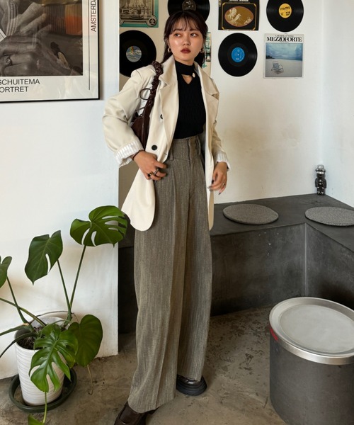 efill（エフィル）の「無地 金ボタン付き 長袖 リブニット トップス（ニット/セーター・レディース・ブラック/ベージュ/カーキ/ホワイト/ブラウン/レッド・FREE）」の14枚目の写真