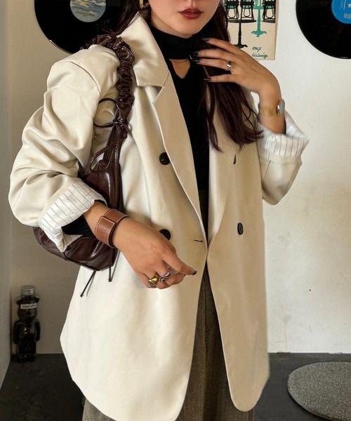 efill（エフィル）の「無地 金ボタン付き 長袖 リブニット トップス（ニット/セーター・レディース・ブラック/ベージュ/カーキ/ホワイト/ブラウン/レッド・FREE）」の12枚目の写真