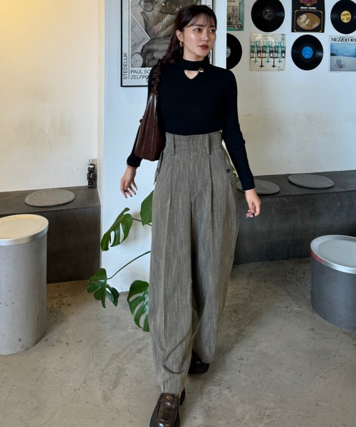 efill（エフィル）の「無地 金ボタン付き 長袖 リブニット トップス（ニット/セーター・レディース・ブラック/ベージュ/カーキ/ホワイト/ブラウン/レッド・FREE）」の20枚目の写真