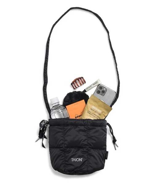 TAION(タイオン)の「TAION/タイオン DRAW STRING DOWN BAG-SMALL 巾着バック(ショルダーバッグ・メンズ・オリーブ/ブラック/タイガーカモ/セージグリーン/ダークグリーン/オフホワイト/ダークブルー/ネイビー/ベージュ/モカ/レオパード/ライトグレー/ライトブラック・ONE SIZE)」の17枚目の写真